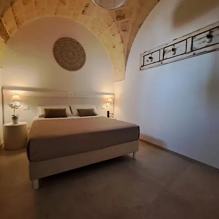 Dimora Sant'anna בית הארחה 3*